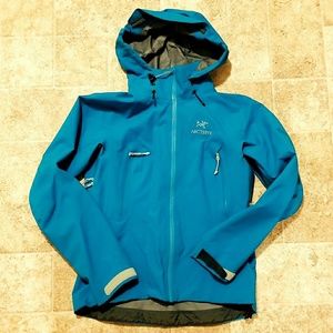 W Like New Arc'teryx Beta AR Raincoat/Shell- Teal